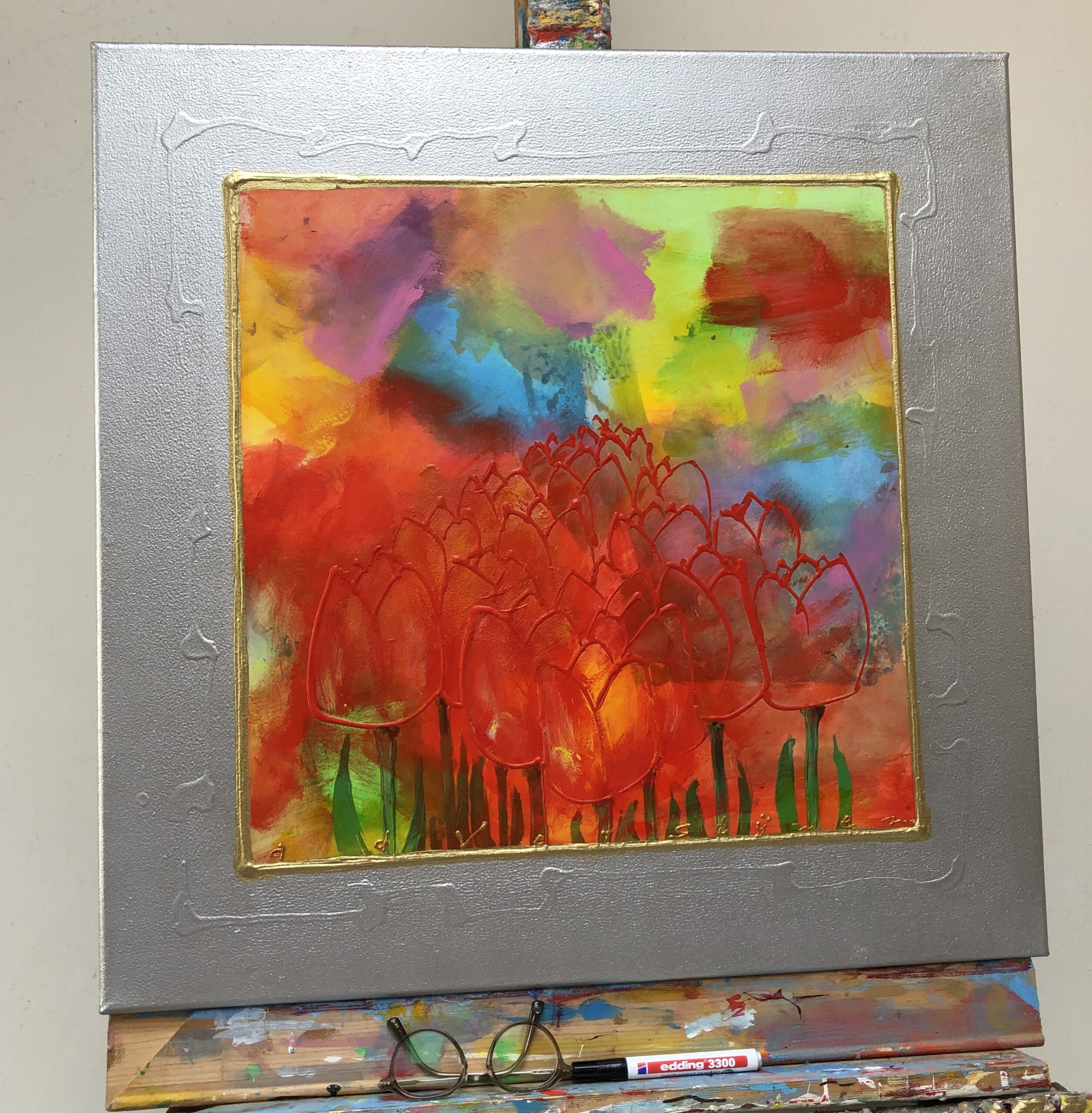 Rode tulpen in landschap - Afbeelding 5